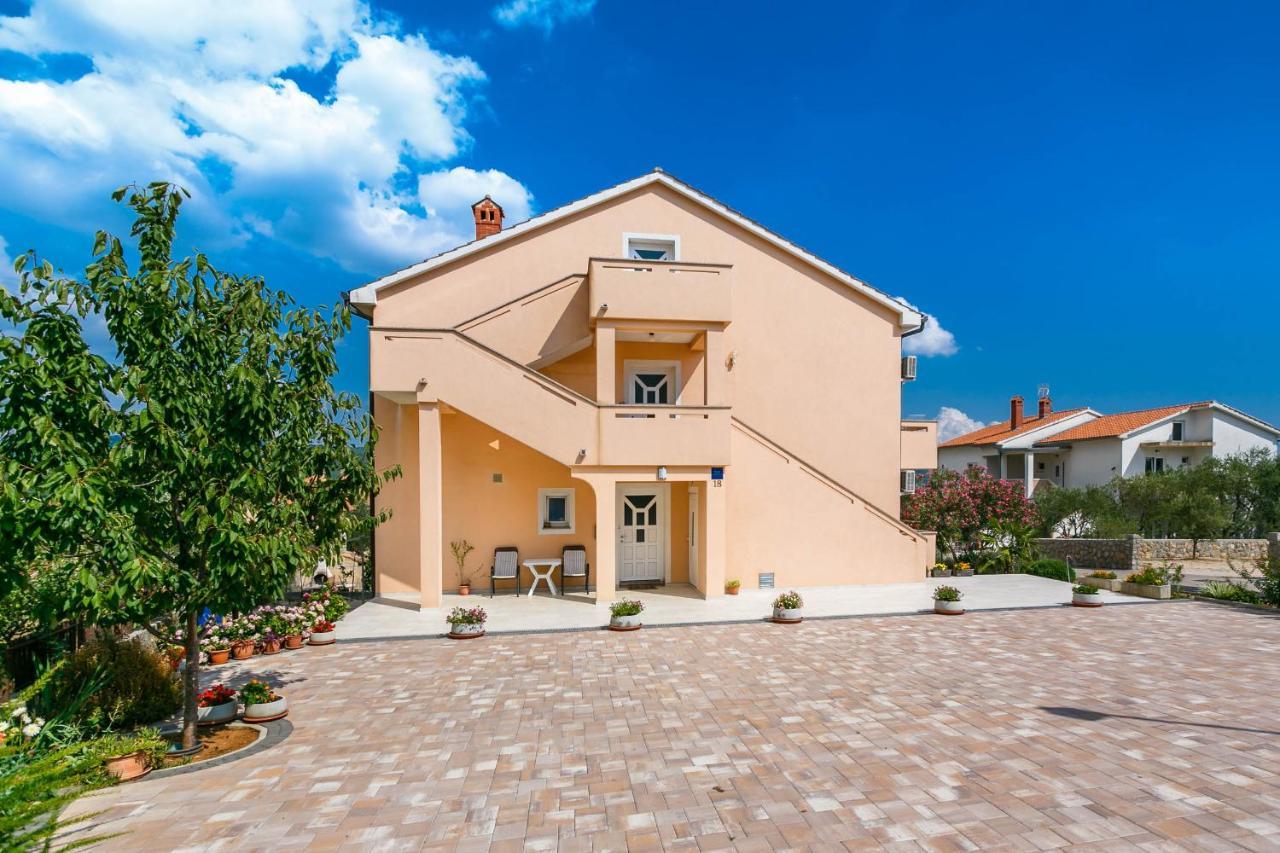 Apartmani Luka Kornić Dış mekan fotoğraf