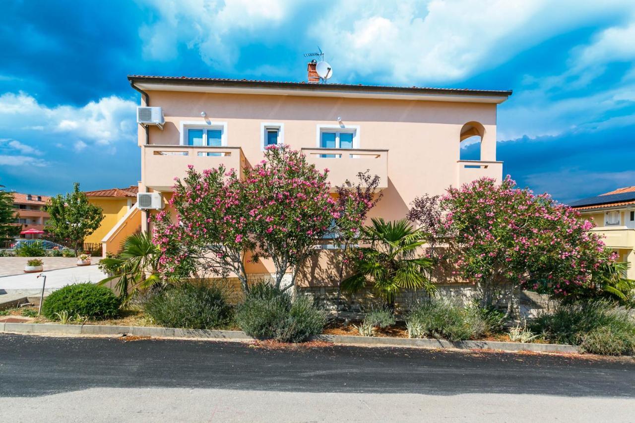 Apartmani Luka Kornić Dış mekan fotoğraf